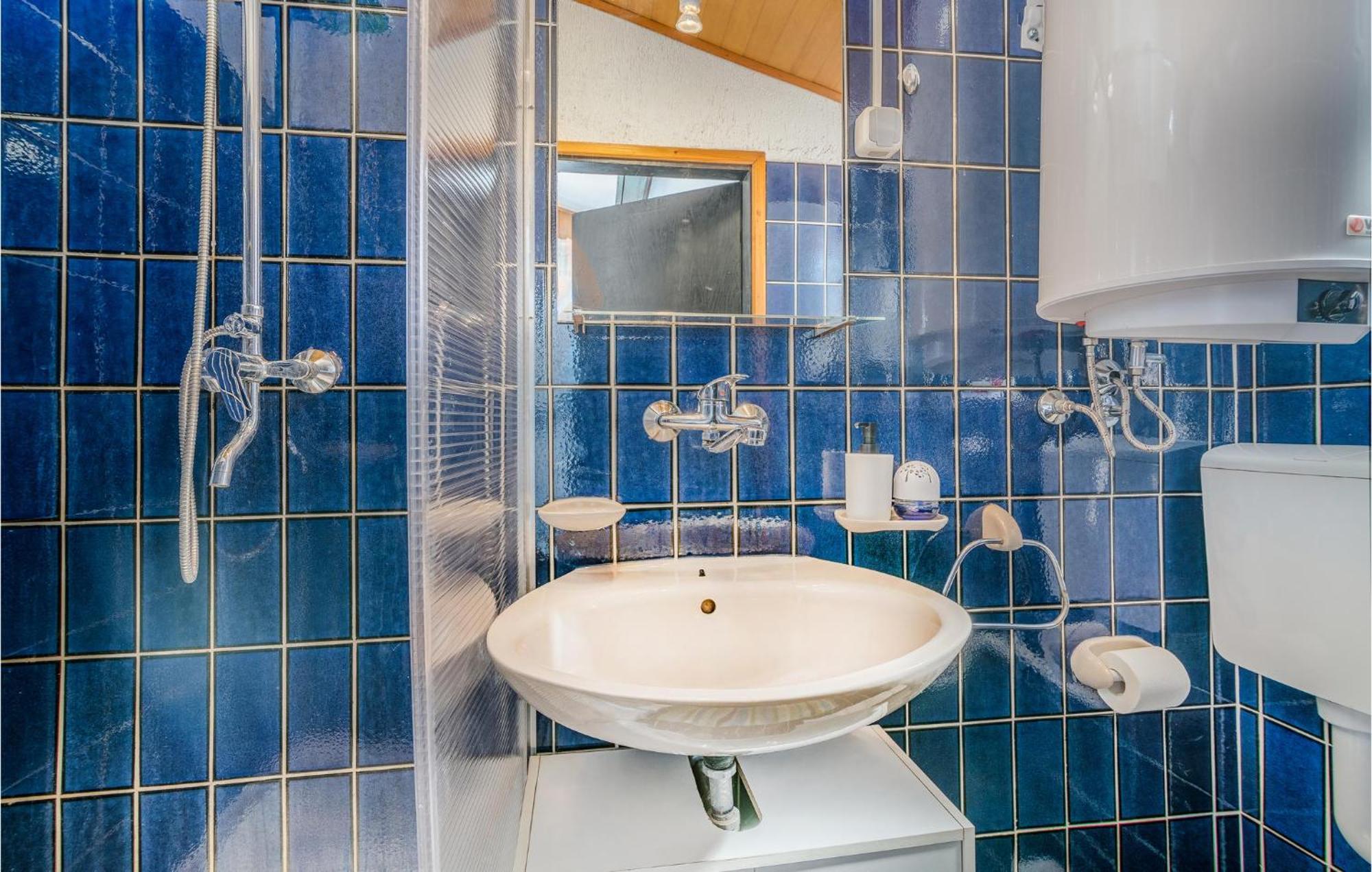 2 Bedroom Gorgeous Home In Baska Esterno foto