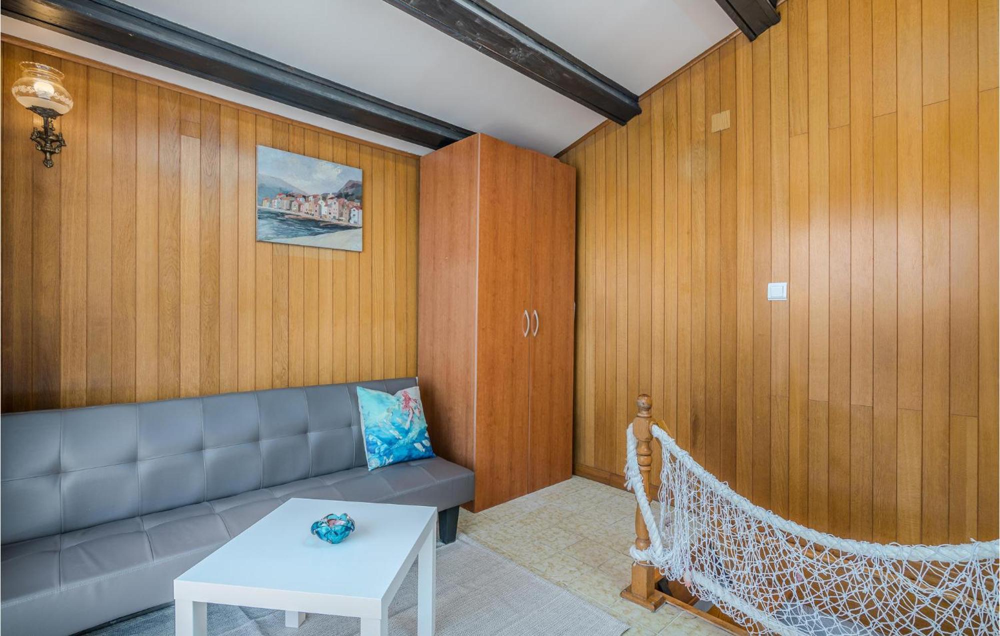 2 Bedroom Gorgeous Home In Baska Esterno foto
