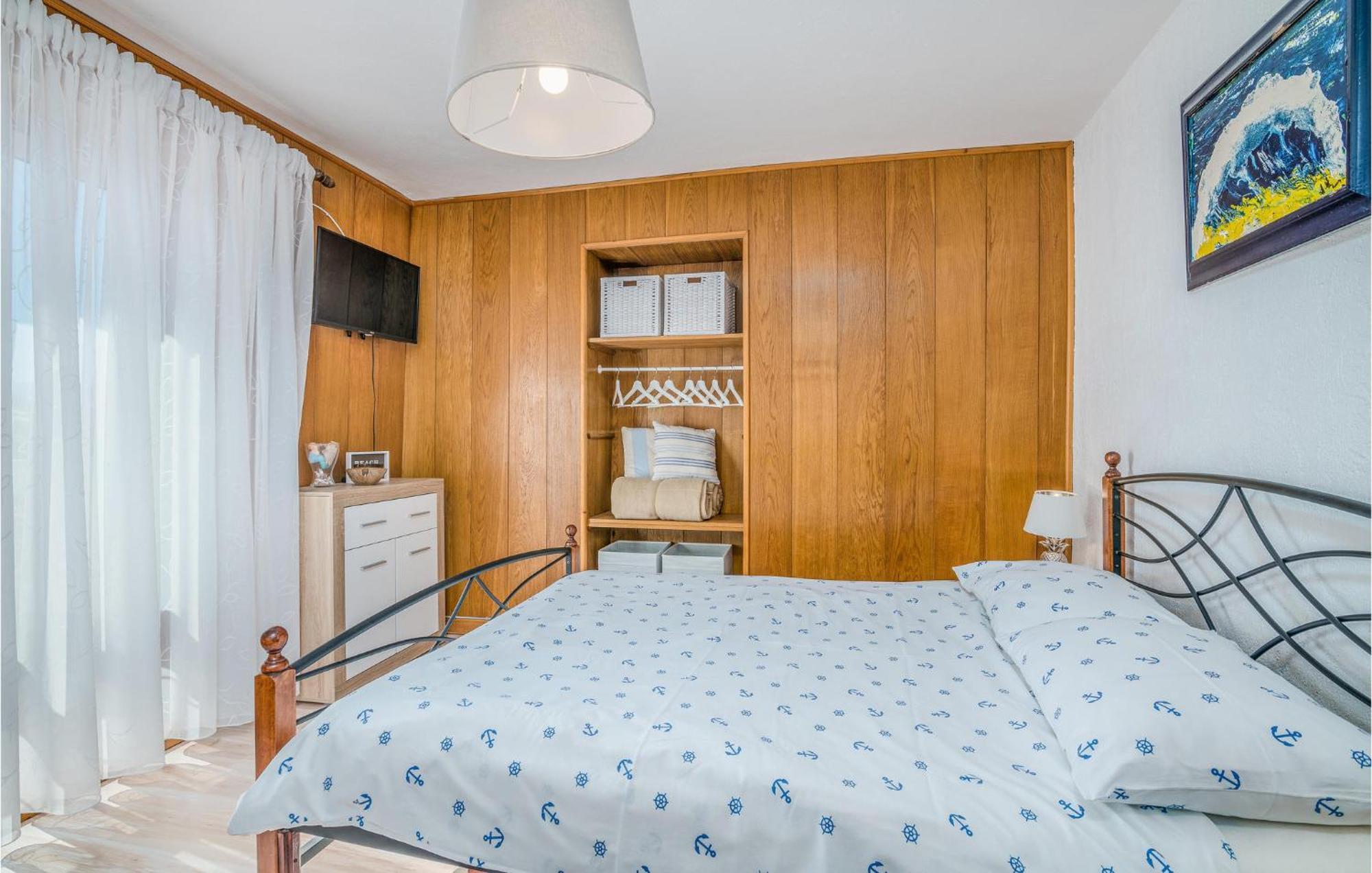 2 Bedroom Gorgeous Home In Baska Esterno foto