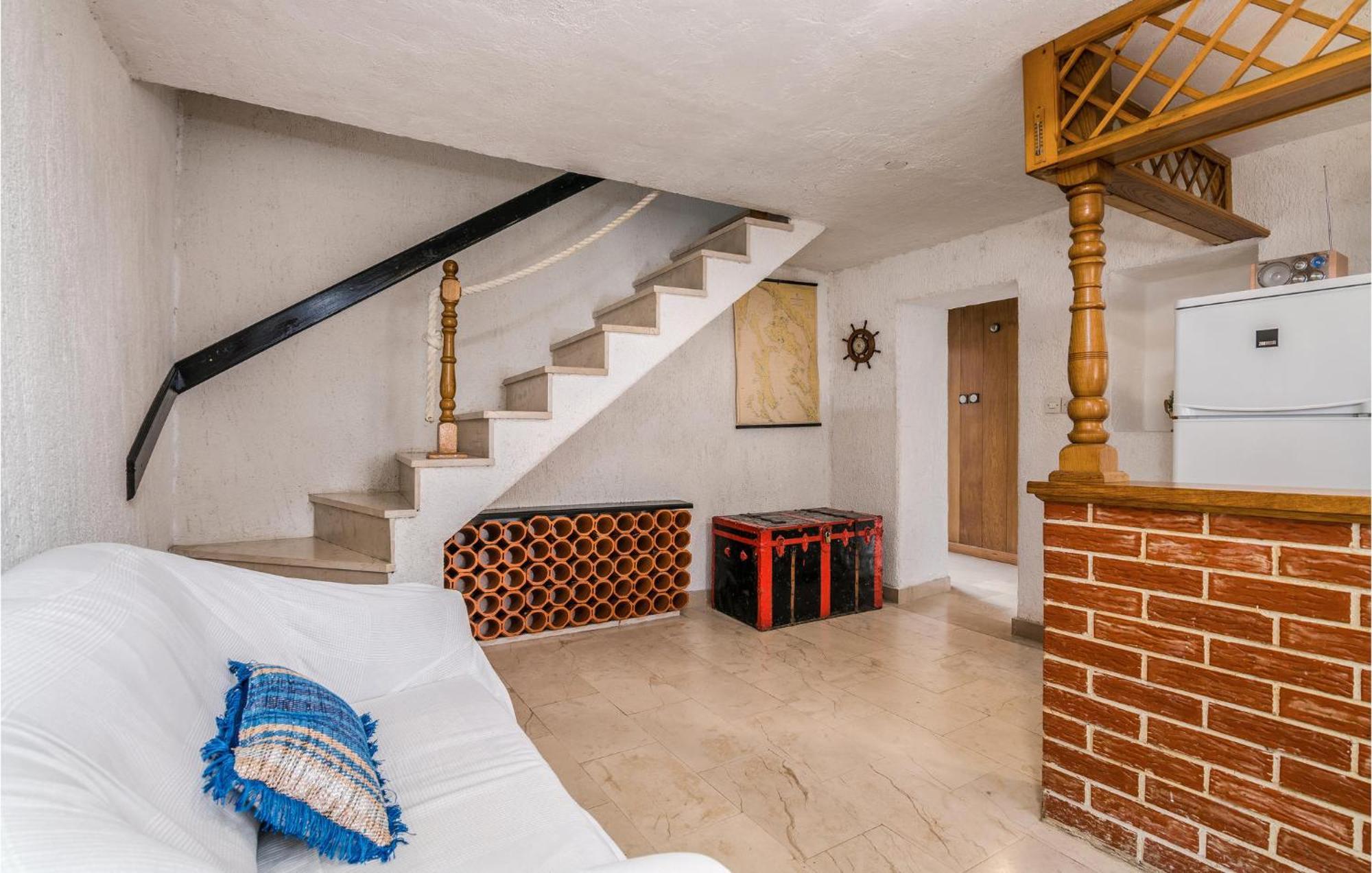 2 Bedroom Gorgeous Home In Baska Esterno foto