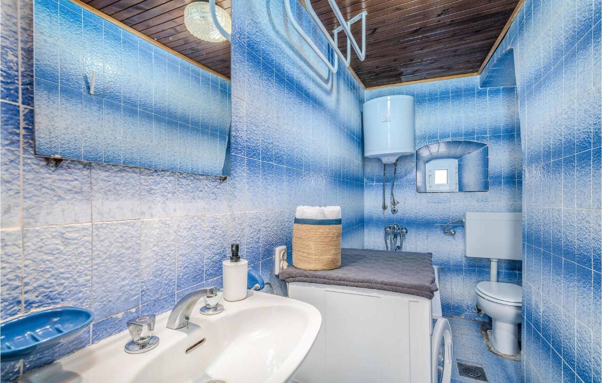 2 Bedroom Gorgeous Home In Baska Esterno foto