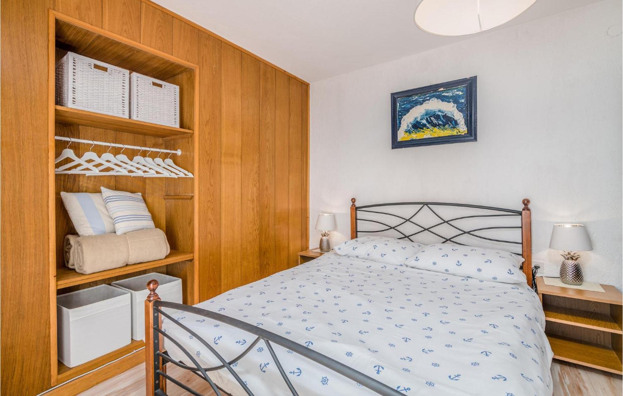 2 Bedroom Gorgeous Home In Baska Esterno foto