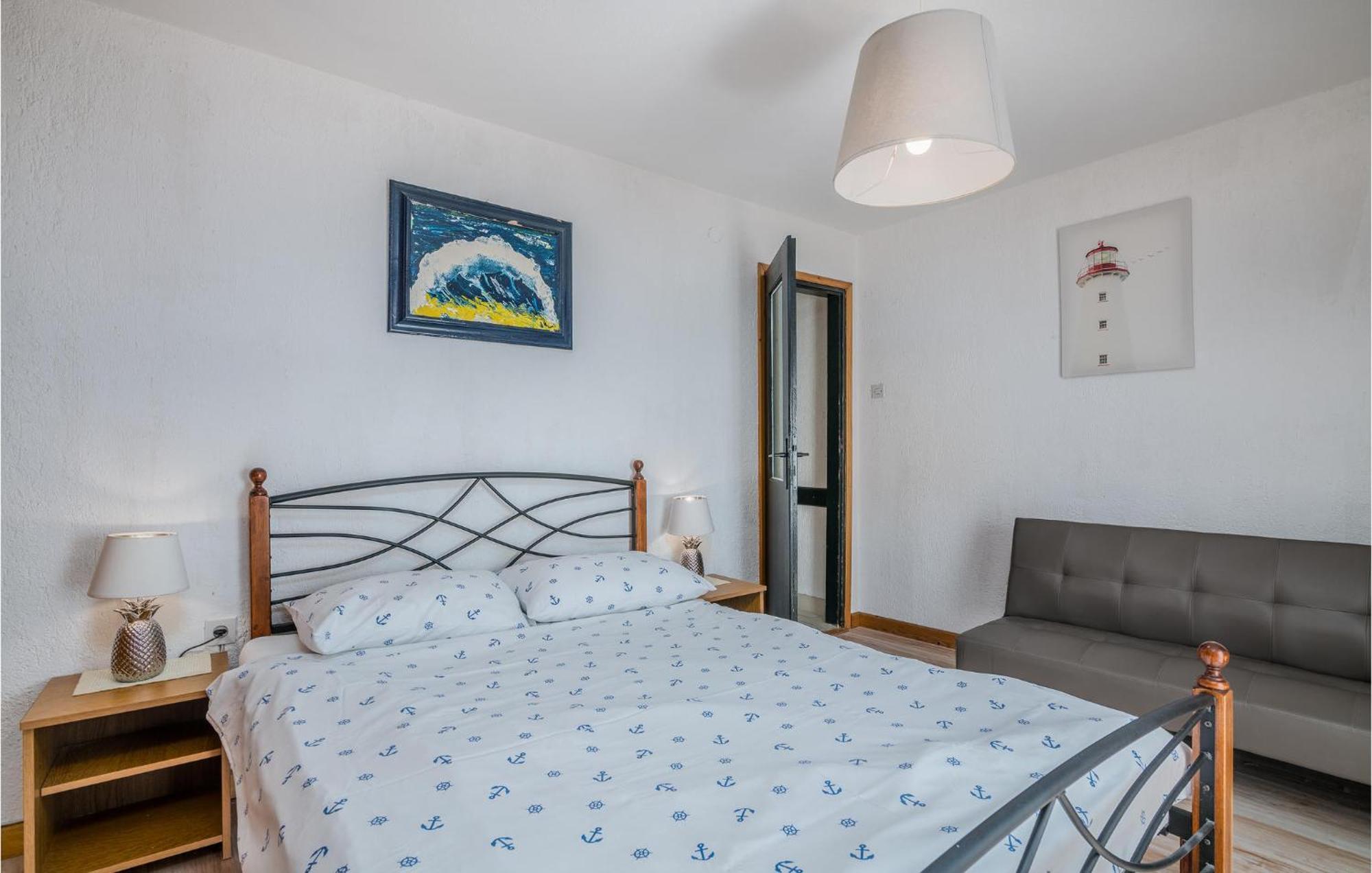 2 Bedroom Gorgeous Home In Baska Esterno foto